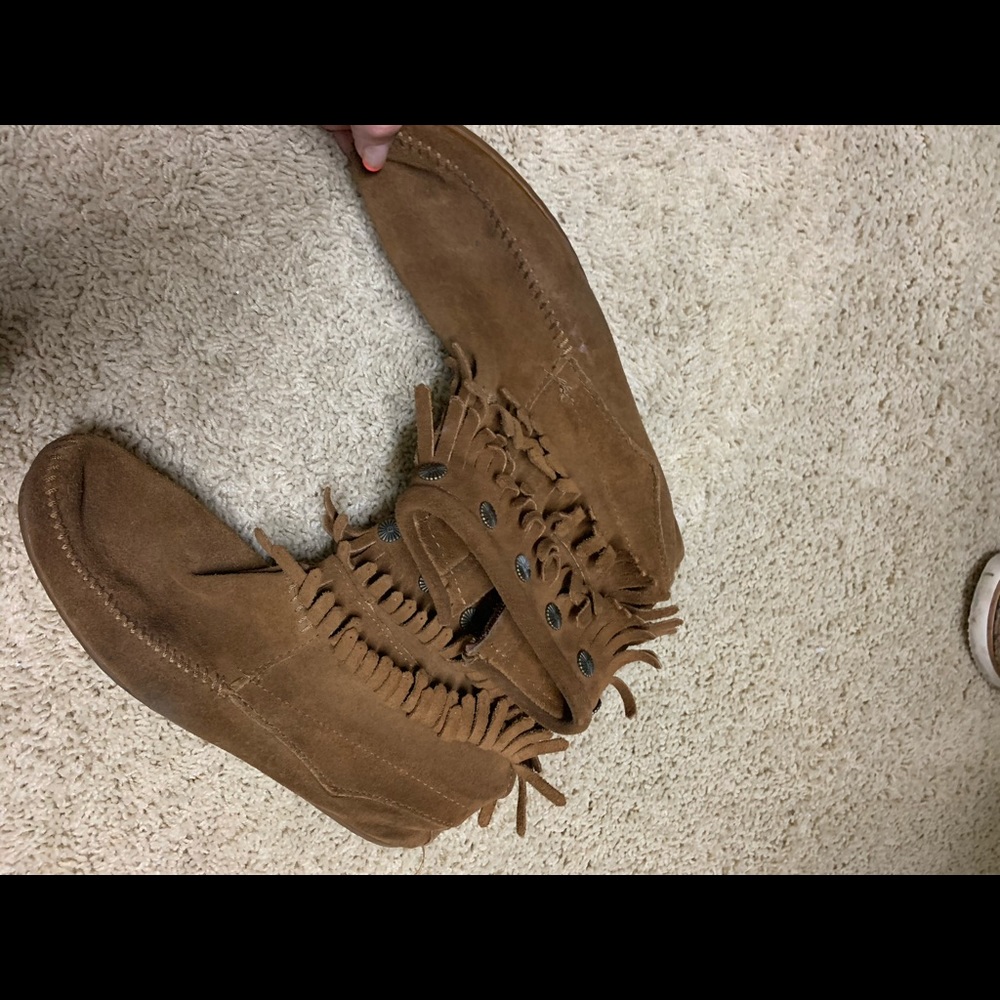 Minnotoka boots 9.5